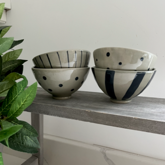 Set of Four Biggie Best Nibble Bowls