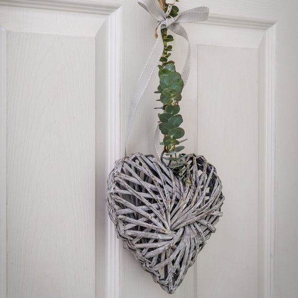 Grey Willow Hanging Heart 20cms